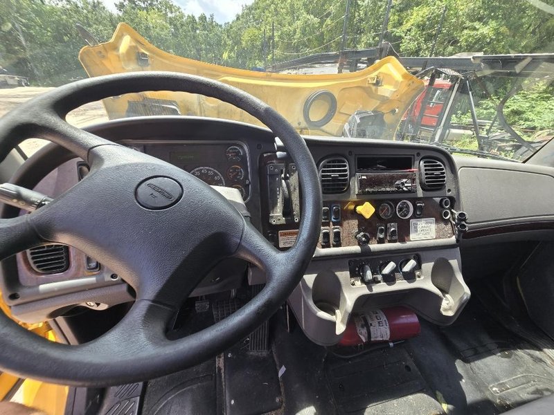 2018 Freightliner M2 1FVACWFB1JHJH4959