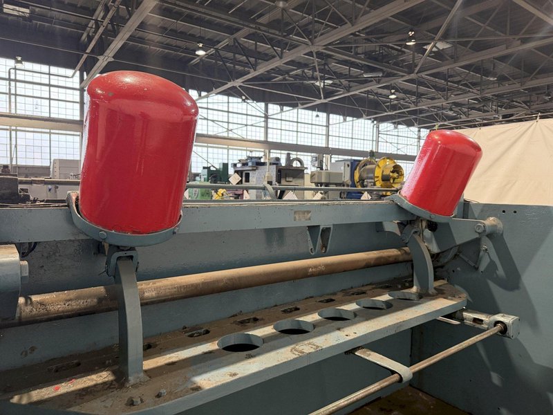 10' X 3/8" CINCINNATI 2510 MECHANICAL SQUARING SHEAR. STOCK # 0779525