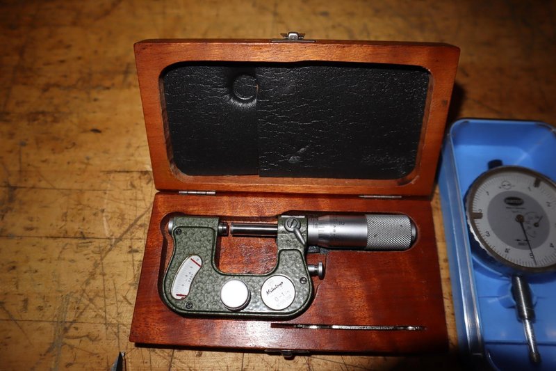 Mitutoyo 0"-1" Indicating Micrometer &amp; 6" Mitutoyo Digital Caliper W/ Fowler Groove Mic And Diatest Dial Indicator - Auction Item