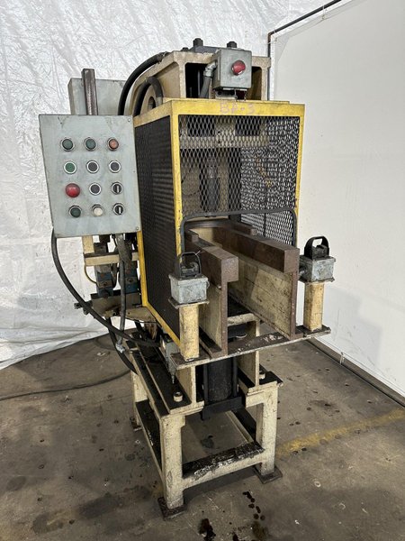 15 TON C-FRAME HYDRAULIC PRESS. STOCK # 0102523