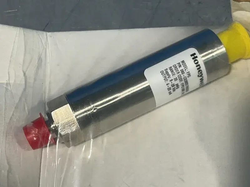HONEYWELL 30 PSI PRESSURE SENSOR   -  060-CS38557890596