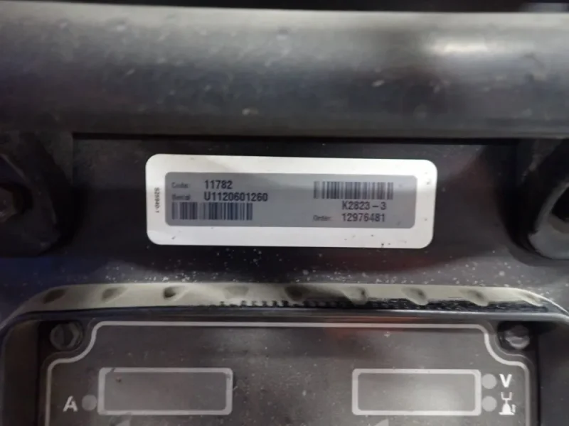 LINCOLN 350 A WELDER  -  POWER WAVE S350