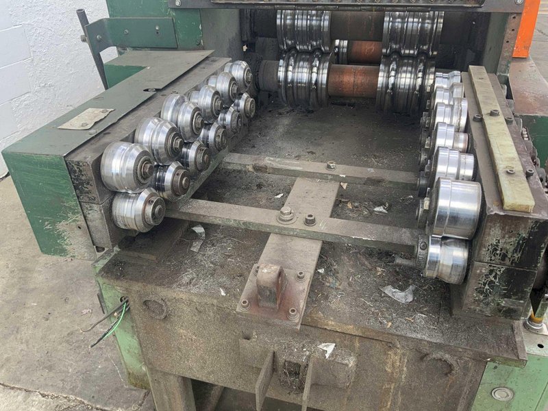 16 STAND X 2-1/2" BRADBURY MODEL #M-2-1/2 ROLLFORMER: STOCK# 4440