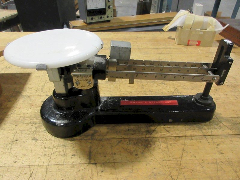 Central Scientific 1000g Triple Beam Weight Scale with Calibration Weights in Wooden Case- Auction Item