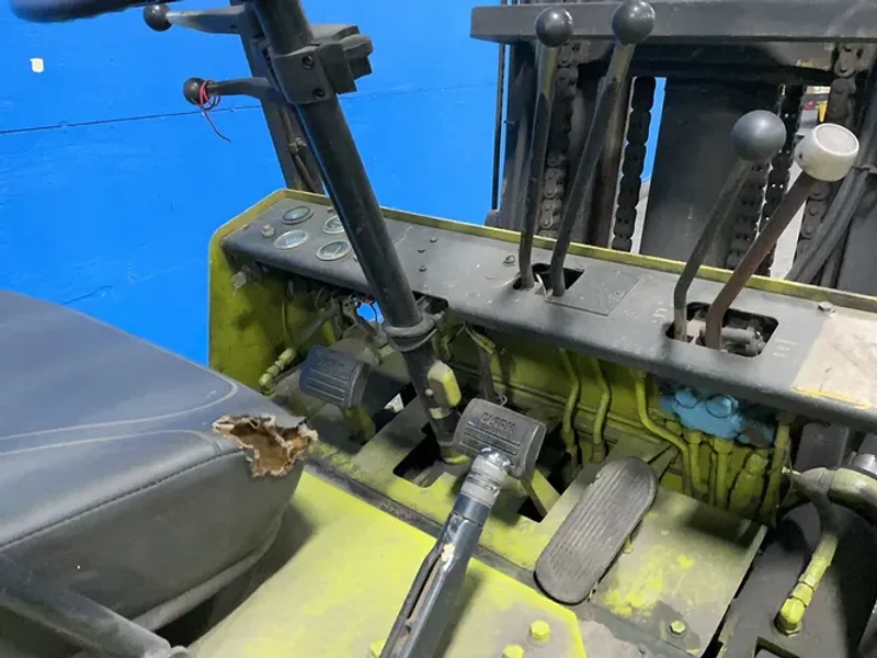 CLARK 4075 LBS GAS FORKLIFT  -  C500-100