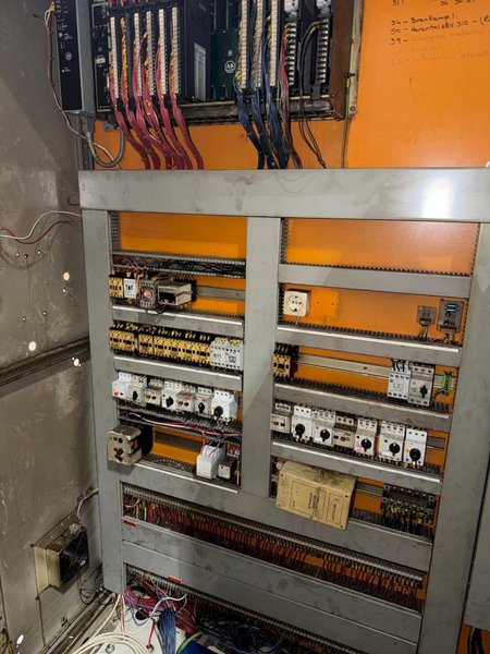 Nedschroef Model HBV-3 4 Die Progressive Header