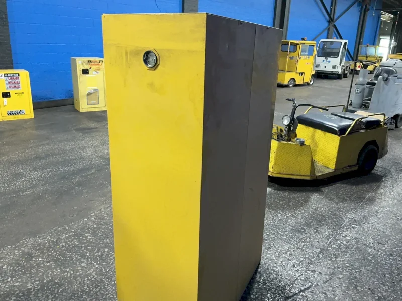 JUSTRITE 45 GALLONS  / 43" X 18" X 65" FLAMMABLE CABINET  -  894500