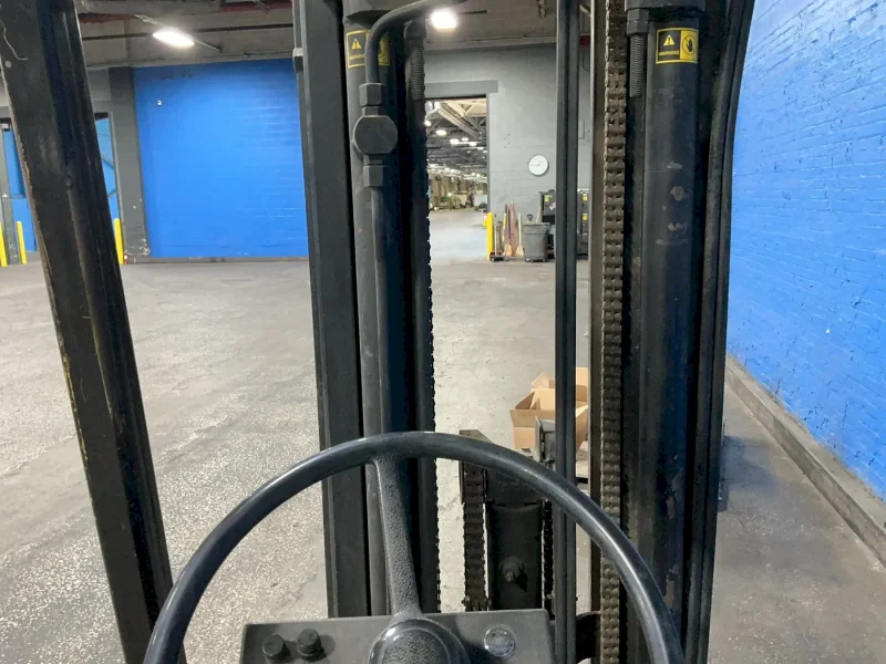 CATERPILLER 3000 LBS PROPANE FORKLIFT  -  T30D