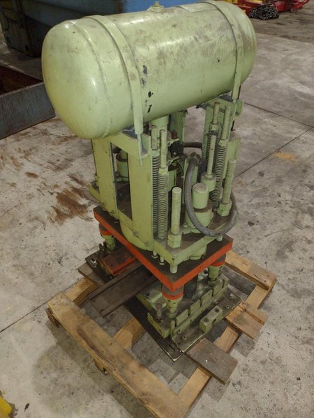 AIRAM PNEUMATIC CUTOFF PRESS: STOCK #23471