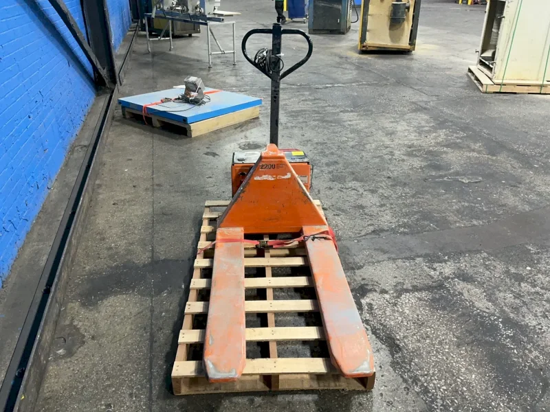 PRESTO 2200 LBS ELECTRIC PALLET JACK  -  PSL-22/27-E