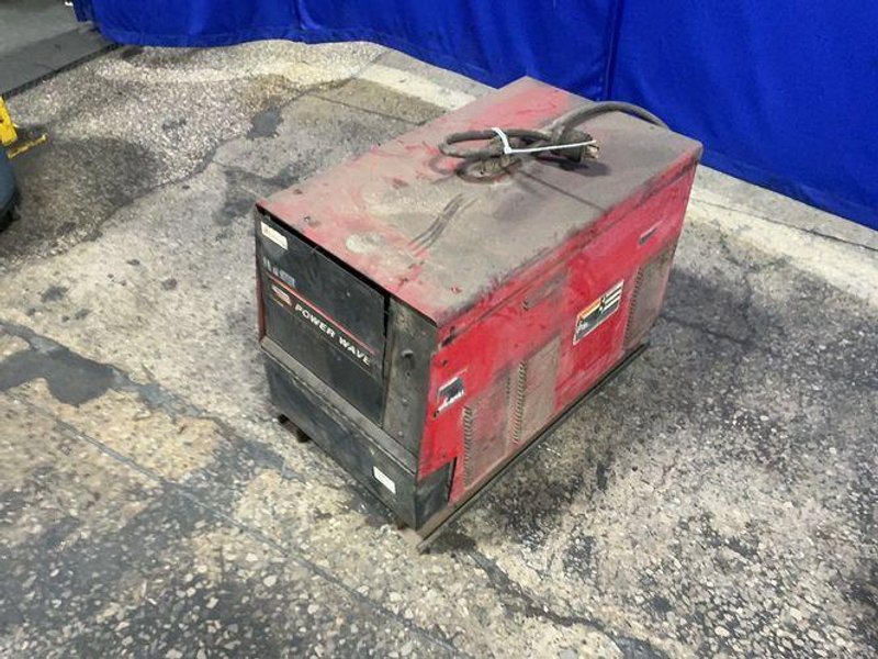 Lincoln Electric  455  Amps  Welder - Powerwave 455