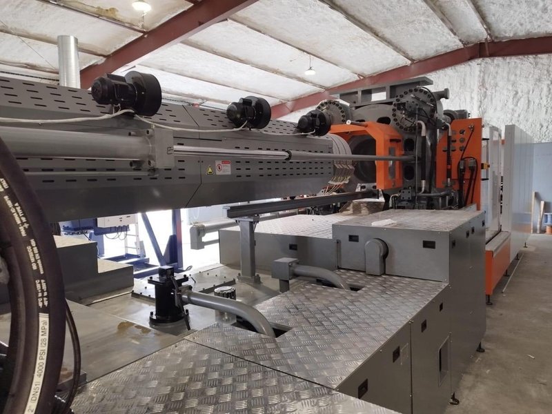 770 TON, 1,404 Oz CHEN HSONG SM700-TP-SVP/2 (D2) Plastic Injection Molding Machine, 2024 – Tie Bar Pulling System with Power Tie Bar Retraction