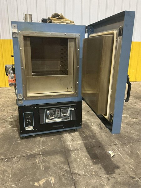 16" x 16" x 16" BLUE M MODEL #CC-02W-P-B-HP CONVECTION LAB OVEN: YOBRO #25842