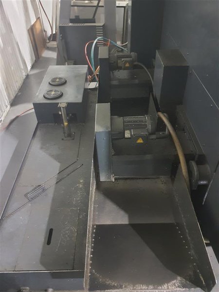 2011 Makino F5 CNC Vertical Machining Center For Sale