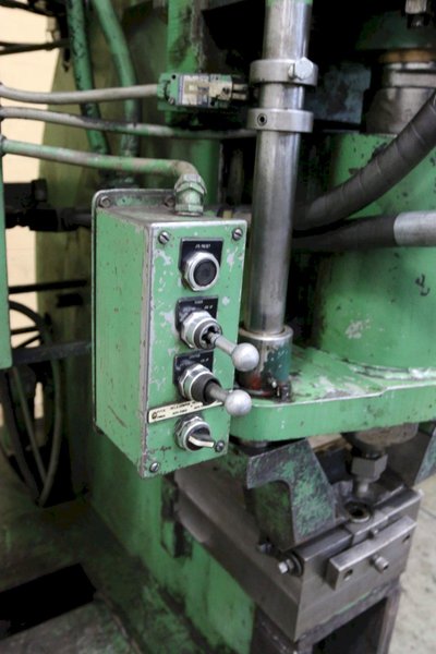 125 TON HILL ACME NO #7 HYDRAULIC PUNCH: STOCK #69485