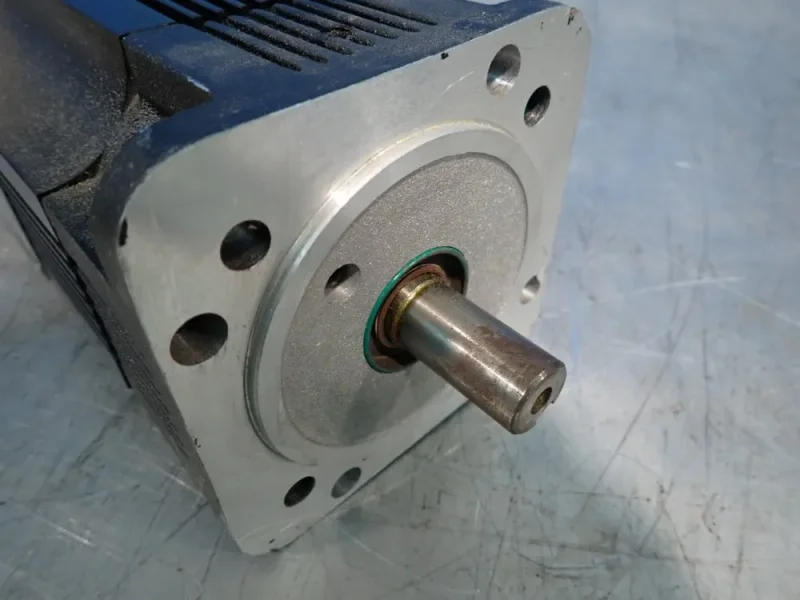 ALLEN BRADLEY 5000 RPM AC SERVO MOTOR   -  1326AB-B410G-21-X13