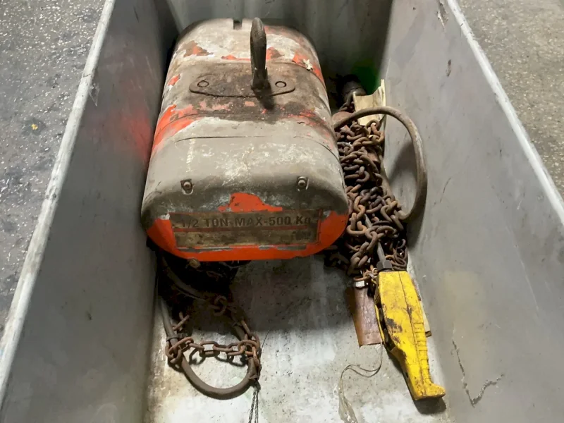 CM 1/2 TON HOIST