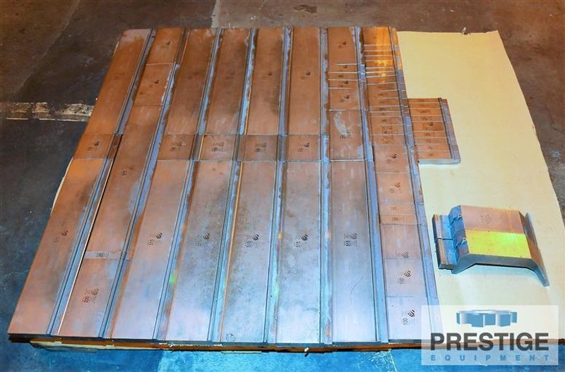 Salvagnini 242 Ton x 13&#039; 7-Axis B3-220/4250 CNC Hydraulic Press Brake