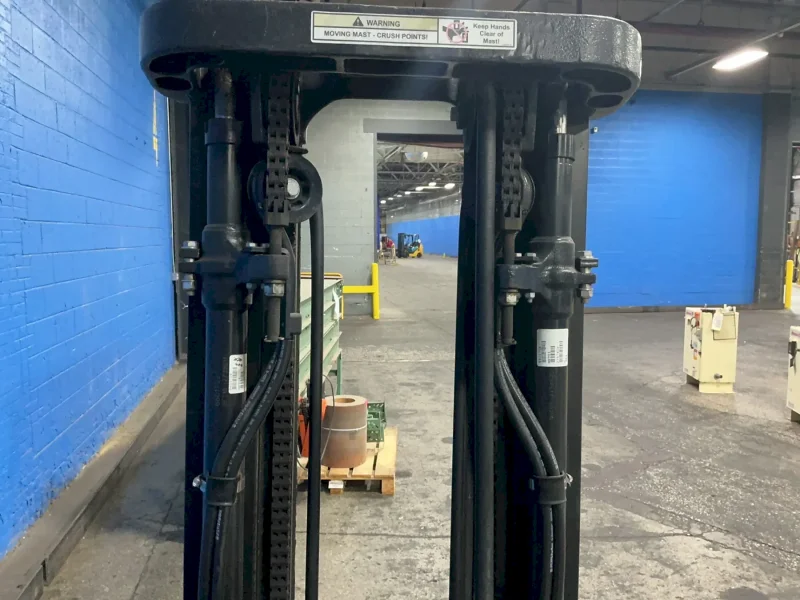 YALE 3250 POUNDS PROPANE FORKLIFT   -  GLC035VXNEAE082