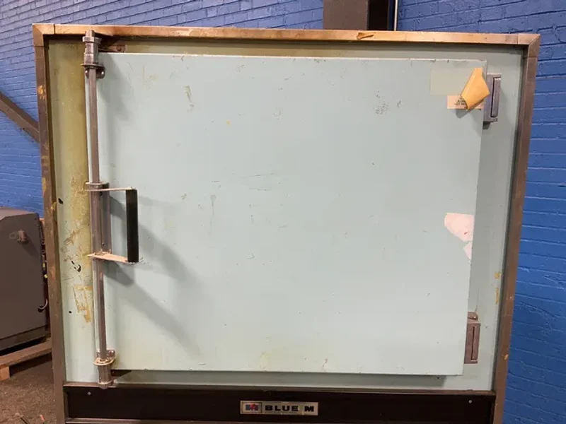 BLUE M 650 DEG. F OVEN  -  P0M7-256C-3