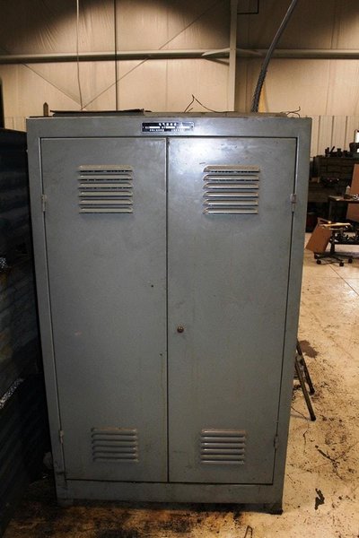 Wuhan WY3J Vertical Gear Hobber, 1970 – Tailstock