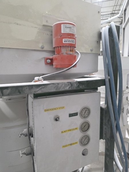 SpongeJet Sponge Media Blaster with Recycler 35E-CE and Fresh Air Hood, 2012