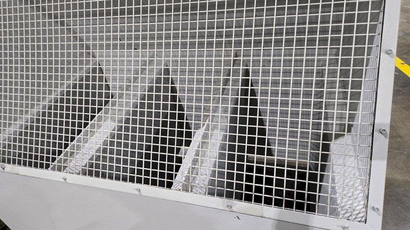 ROBOVENT FILTERED EXHAUSED SYSTEM W/ EPAD TOCUH 200 AMP 600 VAC USED