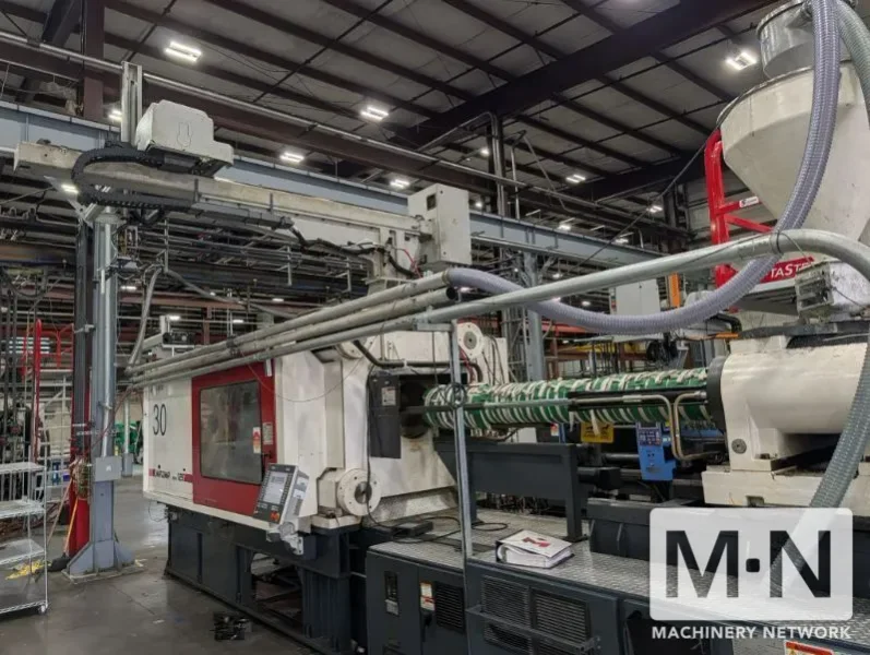 725 TON 140 OZ CINCINNATI MILACRON MODEL MS725 INJECTION MOLDING MACHINE MFG 2015
