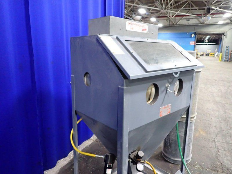 TRINCO DRY BLAST CABINET  -  36/BP
