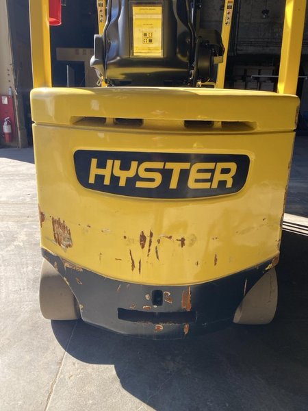 Hyster E70XN Electric Cushion Tire Forklift, 2020 – 7,000 lb Capacity, AC Drive, Sit-Down Rider