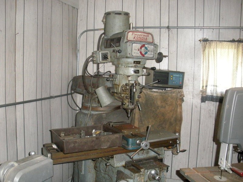 Kondia Model G Vertical Mill, S/N G-370.