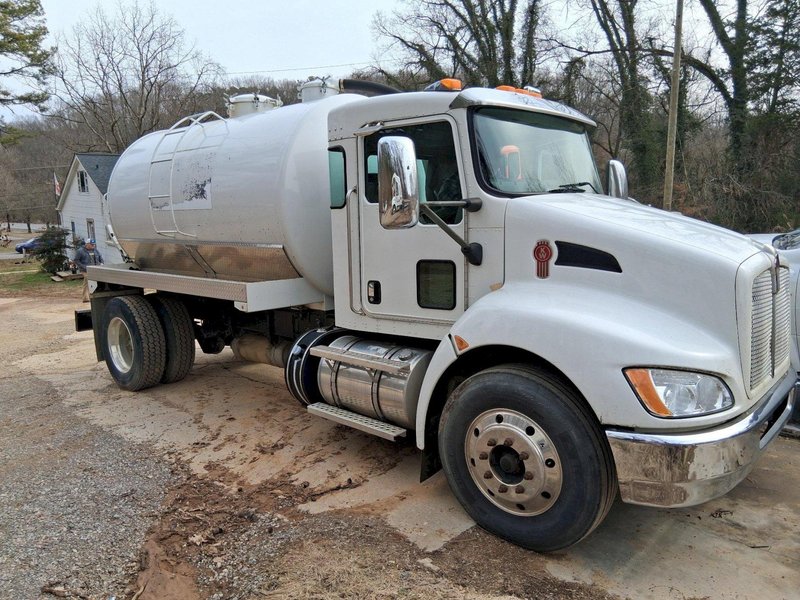Kenworth T270 Vacuum Truck, 2012 – Paccar PX-6 280HP | Allison Auto | 2,500 Gal Tank | NVE 607 380 CFM