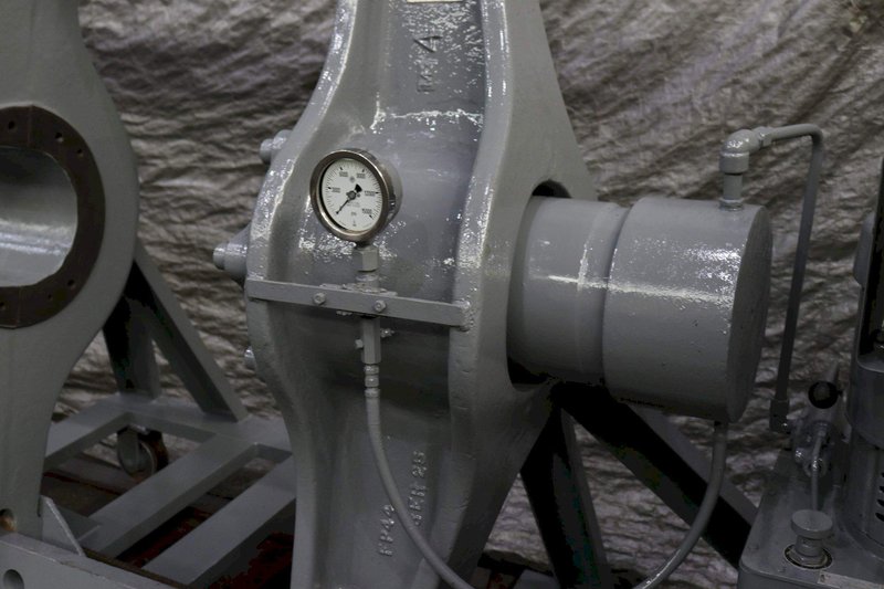 200 TON RODGERS MODEL #1F200-4820X HYDRAULIC WHEEL PRESS: STOCK #71119