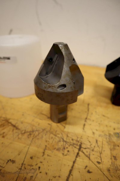Sandvik Inserted Form Cutting Tool OM10818730 (4pcs), Jewel Group 3175717 Inserted Chamfer Tool (1pc) **New Unused**- Auction Item