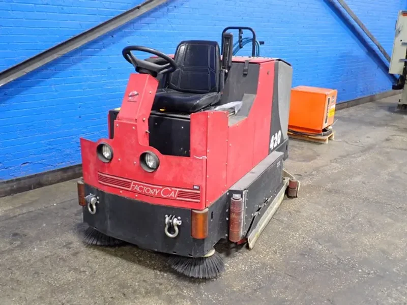 FACTORY CAT SWEEPER   -  420