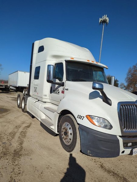 2022 International LT625 3HSDZAPR2NN443564