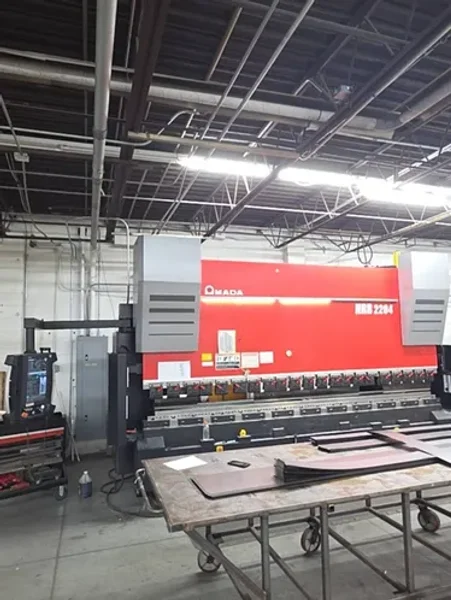 AMADA 243 TON HRB 2204 PRESS BRAKE  -  HRB2204
