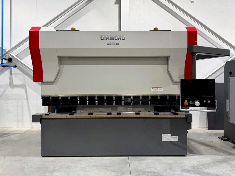 Mitsubishi Diamond BH13530 Dual-Drive Hybrid Press Brake