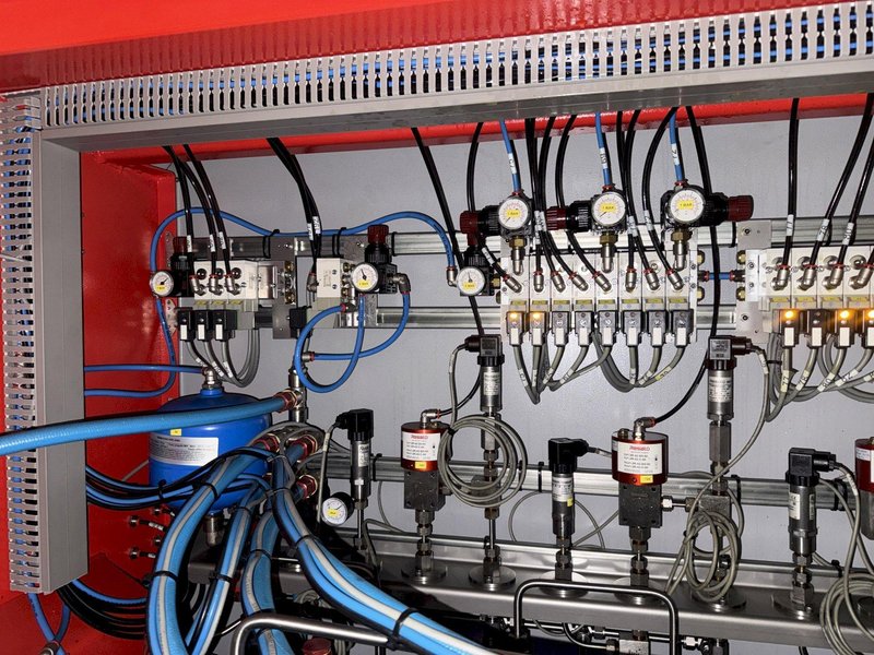 10,000 PSI x 40' RESATO CONTAINERIZED HIGH PRESSURE TEST BAY W/ 3 TON YALE HOIST SYSTEM, NEW 2015: YOBRO #25867