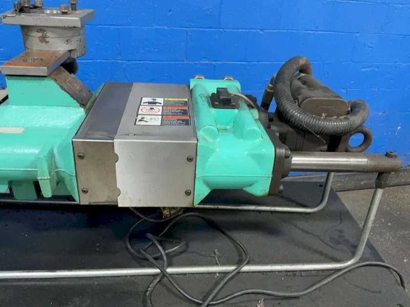 ARBURG 16 KW ALLROUNDER HYDRAULIC INJECTION MOLDER  -  221 KS 350-100
