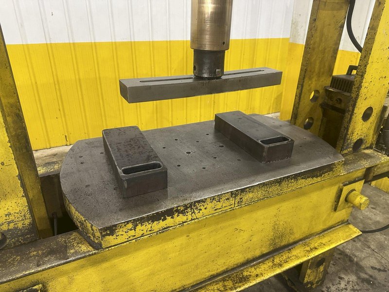 200 TON ENERPAC H-FRAME PRESS: YOBRO #24008