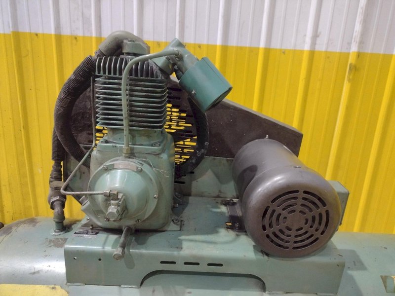 5 HP CHAMPION MODEL #HR5-8 SINGLE STAGE AIR COMPRESSOR: YOBRO #24823