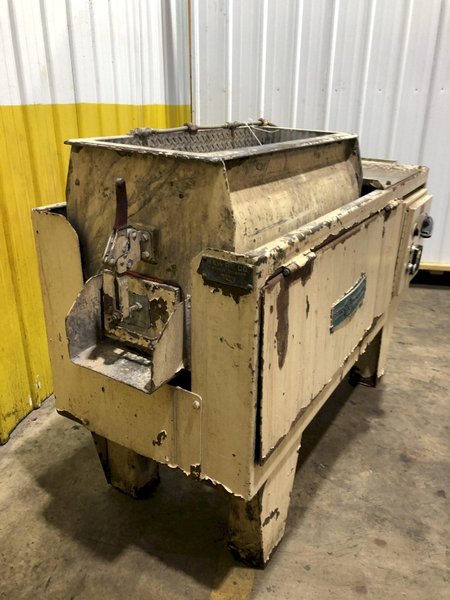 4 CUBIC FOOT ELECTRO-DEBURRING COMPANY  MODEL #R32 TUB TYPE VIBRATORY FINISHING MACHINE : STOCK #17209