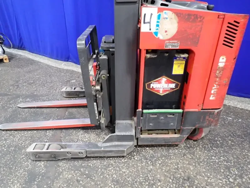 Raymond 3000 Lbs Electric Stand Up Fork Lift - Easi R30tt