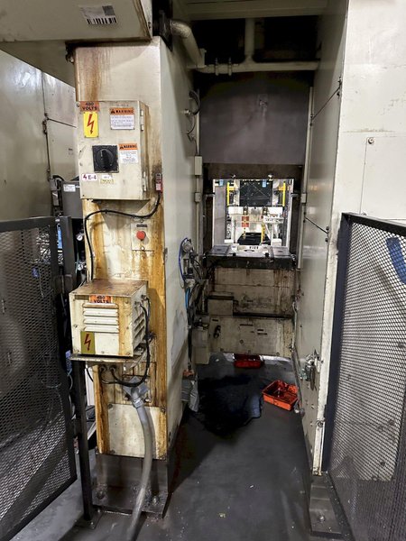 440 TON KOMATSU SSSC STAMPING PRESS
