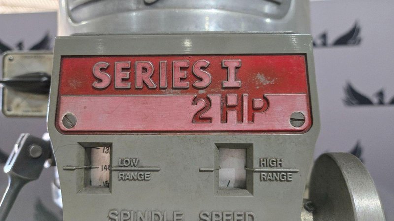 BRIDGEPORT SERIES I VERTICAL MILL 2HP 3 PH 220V USED