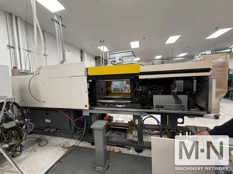 110 TON 4.87 OZ MILACRON MODEL ROBOSHOT SiB-110 INJECTION MOLDING MACHINE MFG 2005