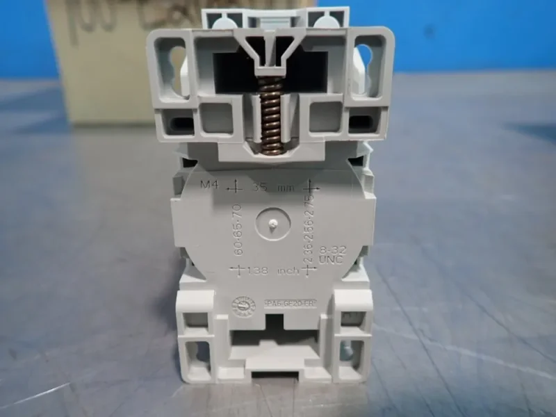 ALLEN-BRADLEY CONTACTOR  -  100-E26KD00