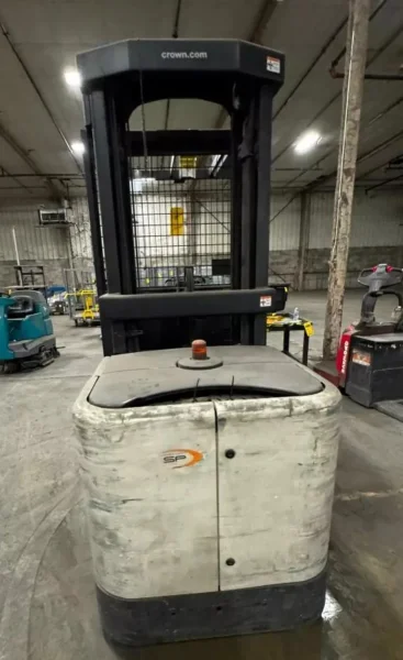 3,000 LB CROWN MODEL #SP 3500 ELECTRIC ORDER PICKER FORKLIFT 2018 : YOBRO #25408