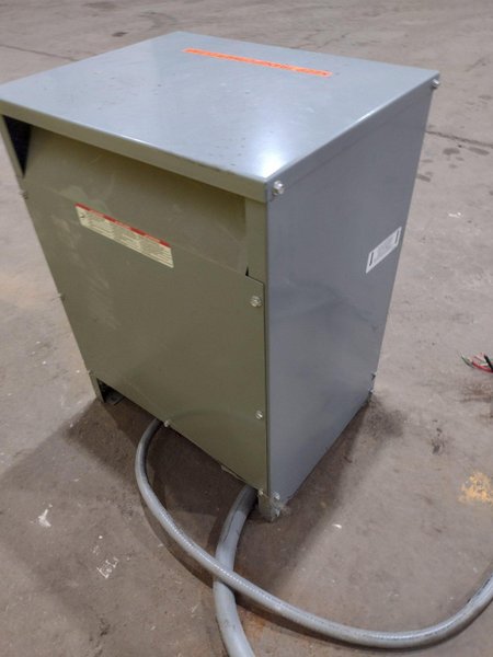 15 KVA SQUARE D  480 V  - 208Y/120 V GENERAL PURPOSE TRANSFORMER : STOCK #19164